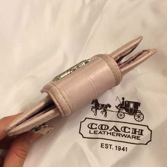 Coach Madison pink croc embossed leather wallet - Picture 7 of 7